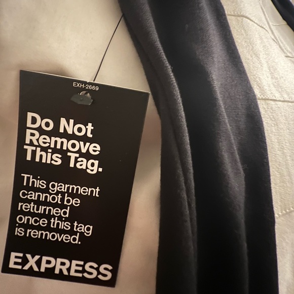 Black and white express form fitted dress - Picture 4 of 4